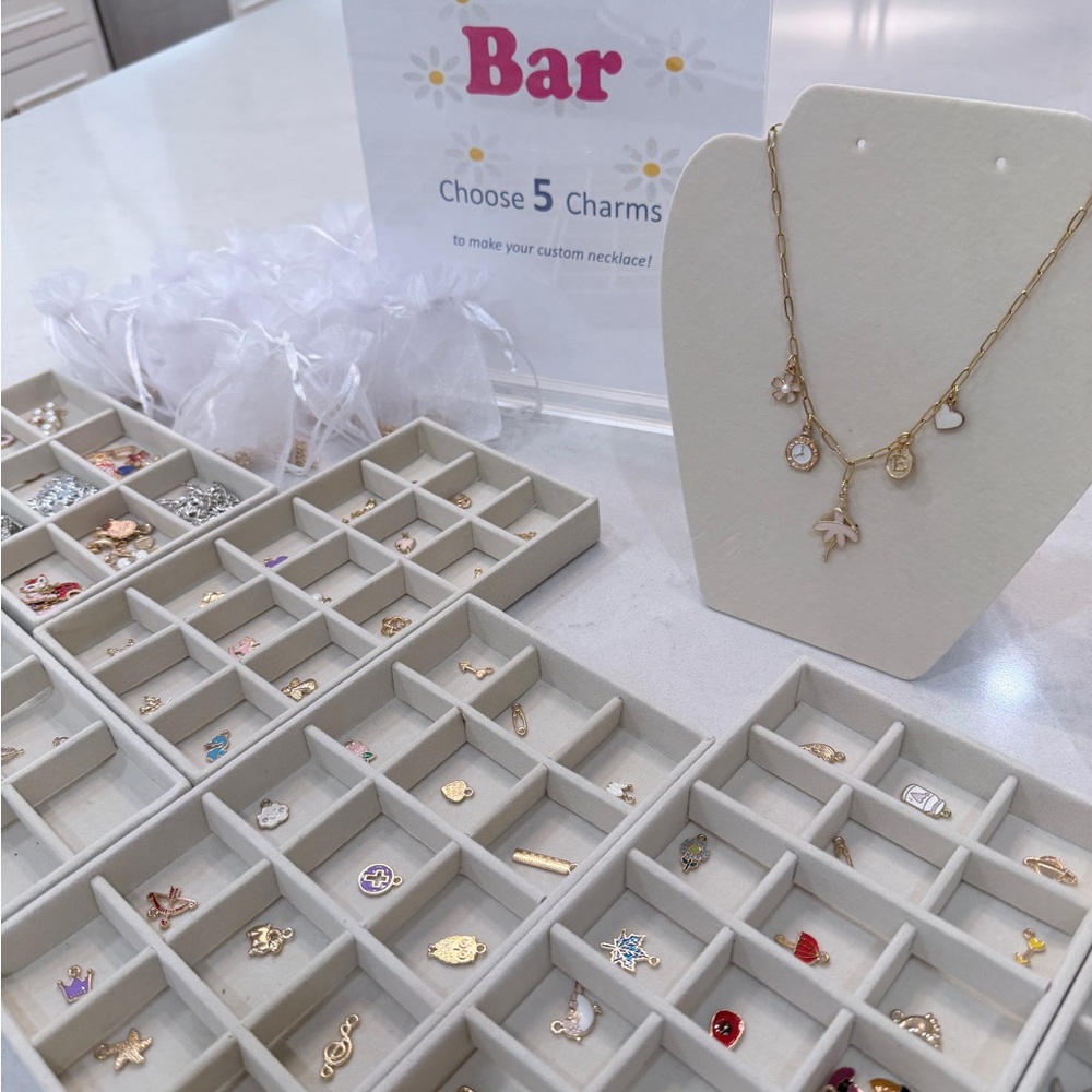 Custom charm bar necklace party lot with 25 necklaces - Picture 3 of 11